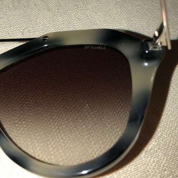 Prada sunglasses - Picture 5 of 6